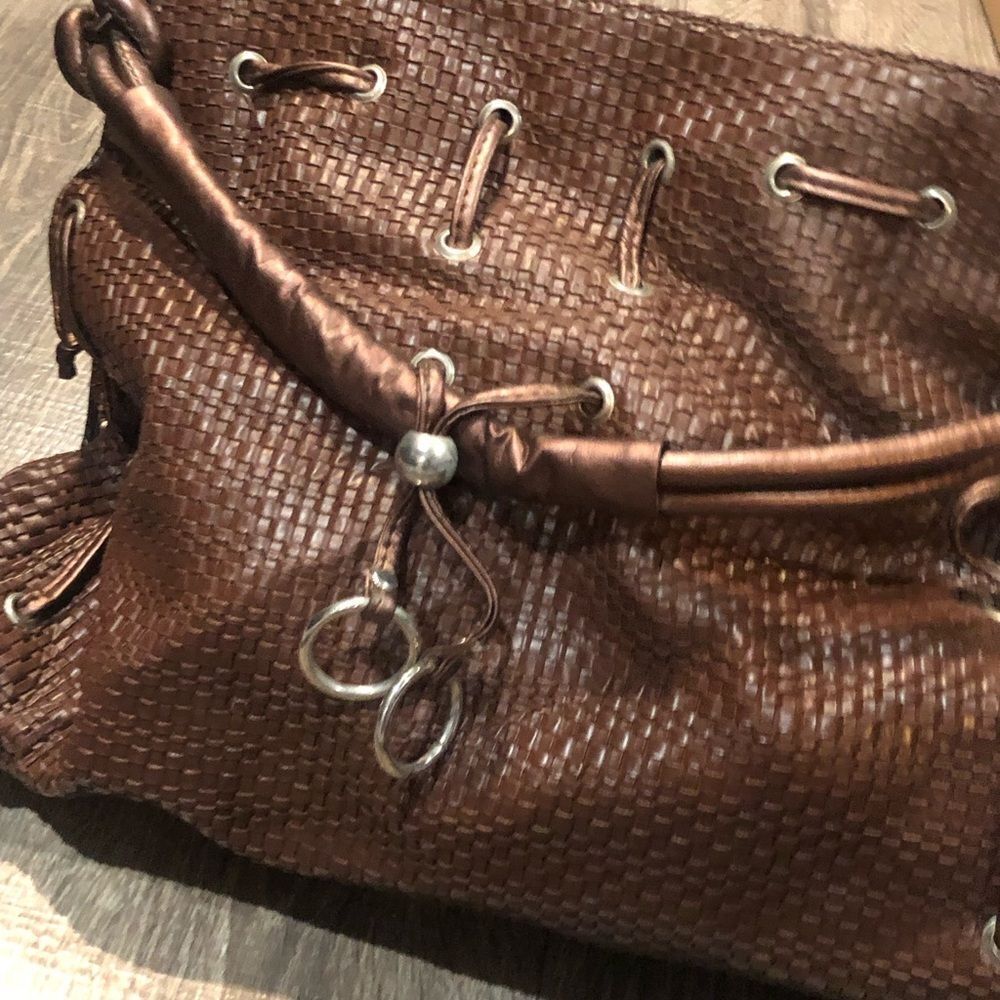 Women’s Bag Elegant Brown Woven Shoulder Bag - Picture 3 of 5